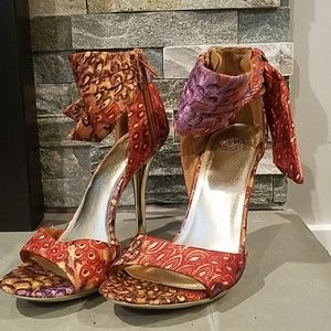 Heart in D heels, size 6 1/2, Never Worn